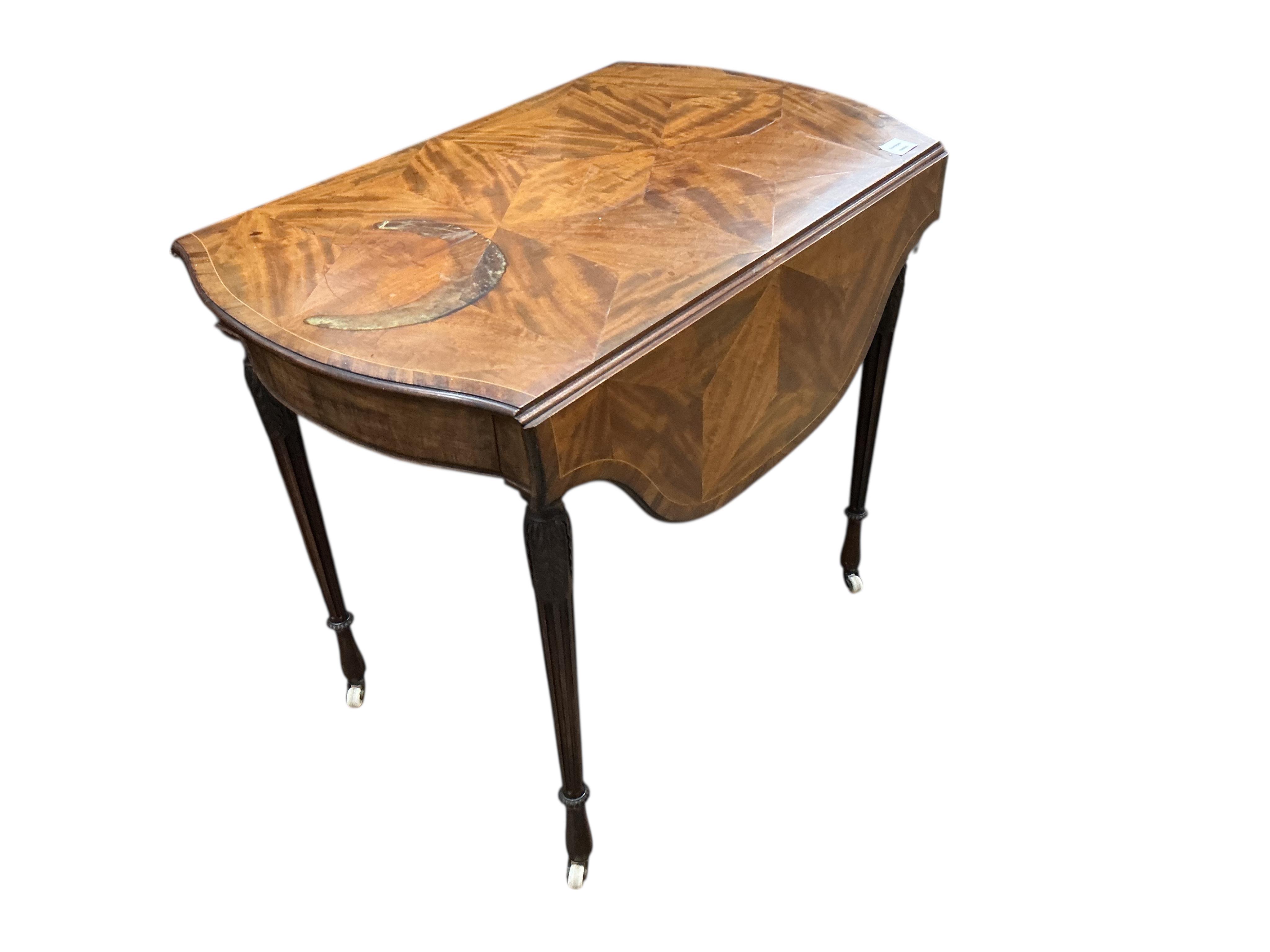 A George III mahogany serpentine Pembroke table (a.f.), width 85cm, depth 54cm, height 73cm